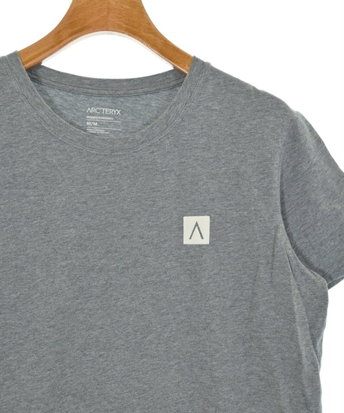 ARC'TERYX เสื้อยืด/เสื้อท็อปส์