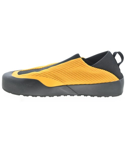 ARC'TERYX รองเท้าผ้าใบ
