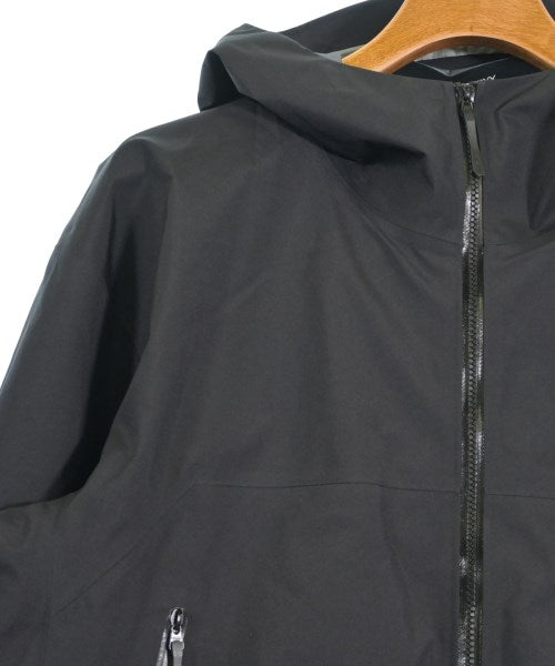 ARC'TERYX เสื้อพาร์กาภูเขา