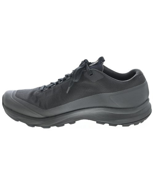 ARC'TERYX รองเท้าผ้าใบ