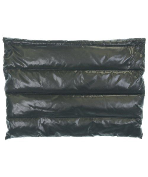 MONCLER คลัตช์