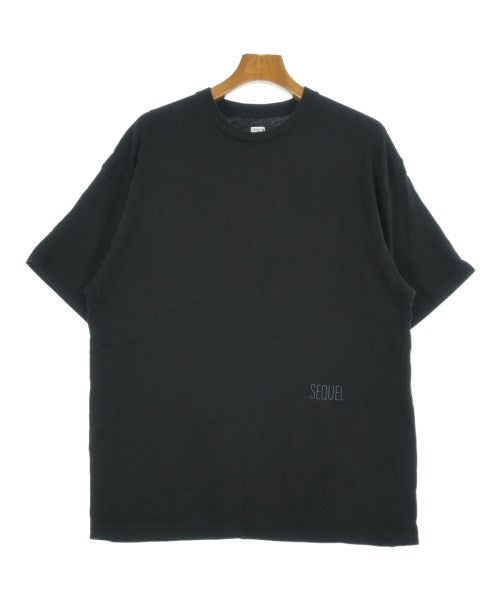 SEQUEL เสื้อยืด/เสื้อท็อปส์