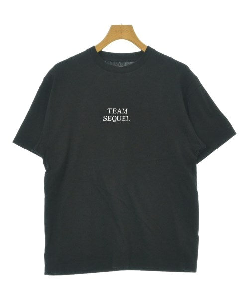 SEQUEL เสื้อยืด/เสื้อท็อปส์