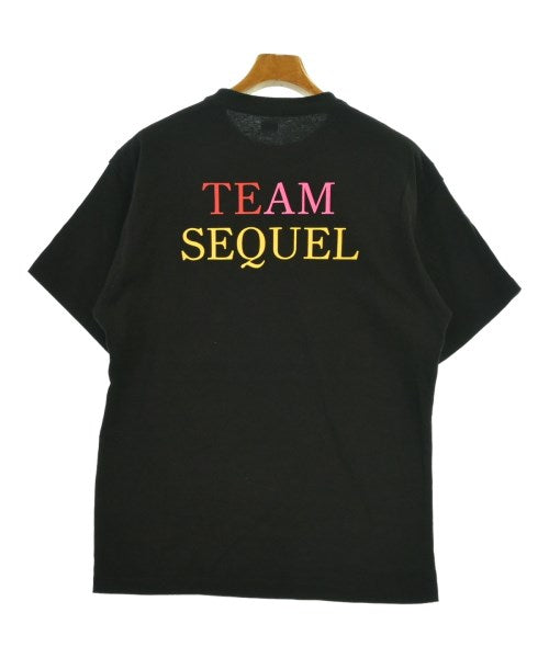 SEQUEL เสื้อยืด/เสื้อท็อปส์