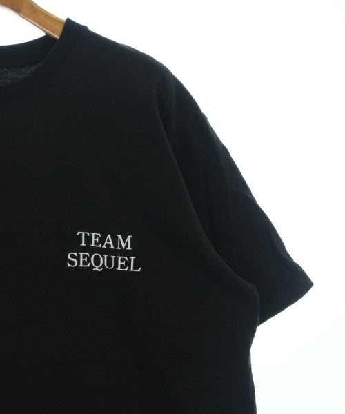 SEQUEL เสื้อยืด/เสื้อท็อปส์