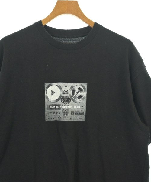 SEQUEL เสื้อยืด/เสื้อท็อปส์