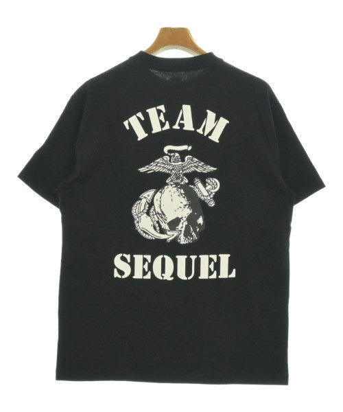 SEQUEL เสื้อยืด/เสื้อท็อปส์