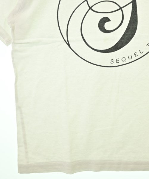 SEQUEL เสื้อยืด/เสื้อท็อปส์
