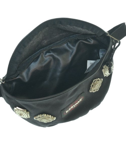 EASTPAK กระเป๋าสะพาย