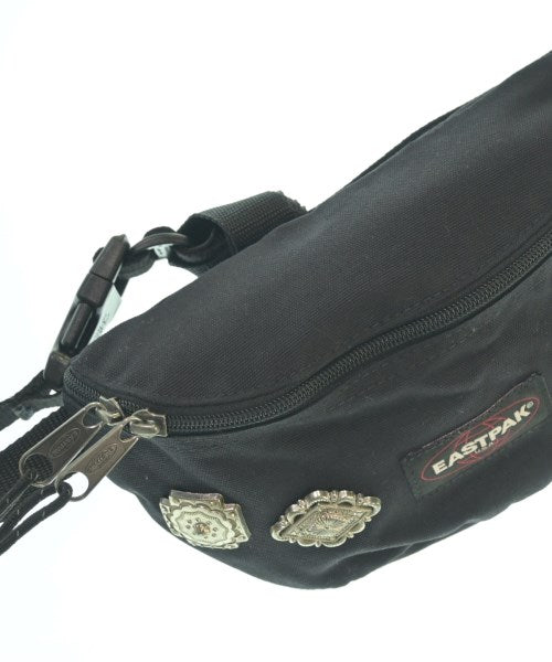 EASTPAK กระเป๋าสะพาย