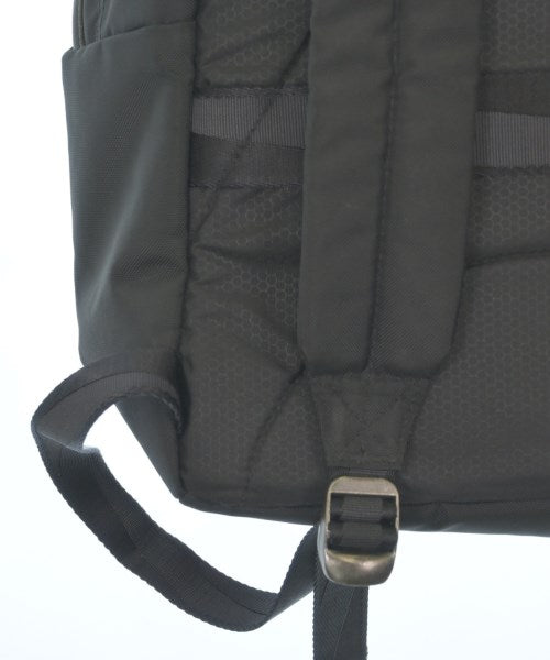 EASTPAK เป้สะพายหลัง