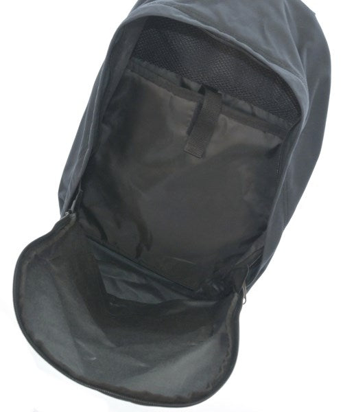 EASTPAK เป้สะพายหลัง