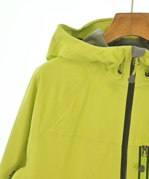 MOUNTAIN HARD WEAR เสื้อพาร์กาภูเขา