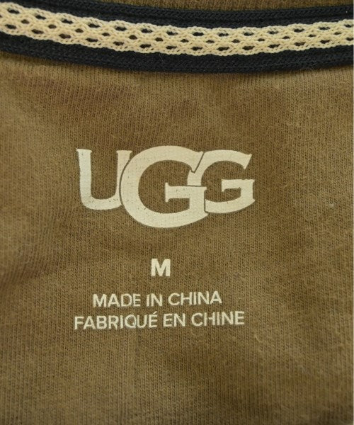 UGG เสื้อยืด/เสื้อท็อปส์