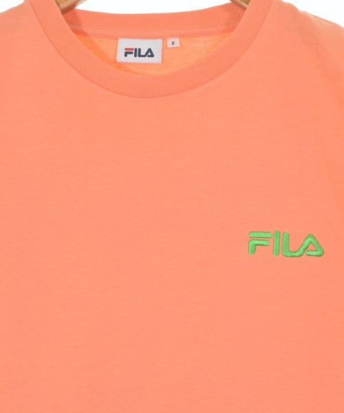 FILA เสื้อยืด/เสื้อท็อปส์