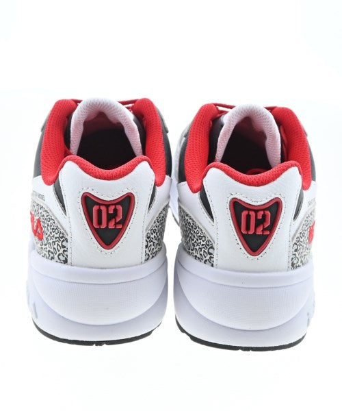 FILA รองเท้าผ้าใบ