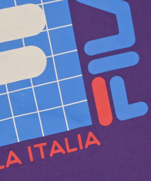 FILA เสื้อยืด/เสื้อท็อปส์
