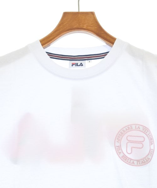 FILA เสื้อยืด/เสื้อท็อปส์