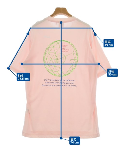 FILA เสื้อยืด/เสื้อท็อปส์