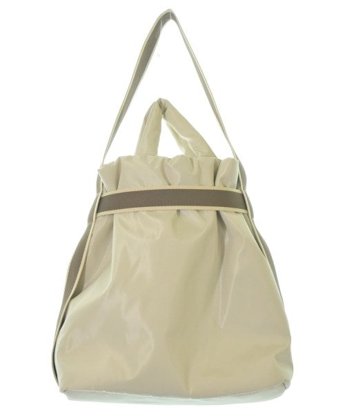 OUTDOOR products กระเป๋าถือขนาดใหญ่