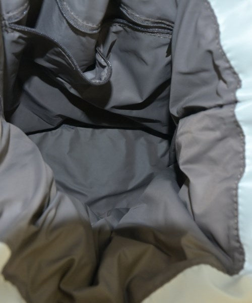 OUTDOOR products กระเป๋าถือขนาดใหญ่