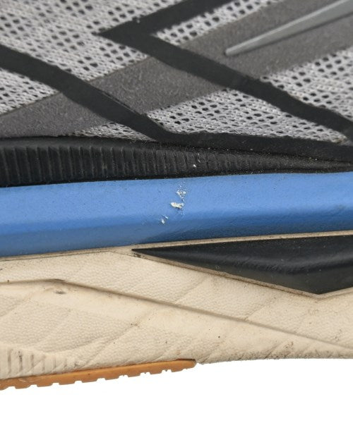 diadora รองเท้าผ้าใบ