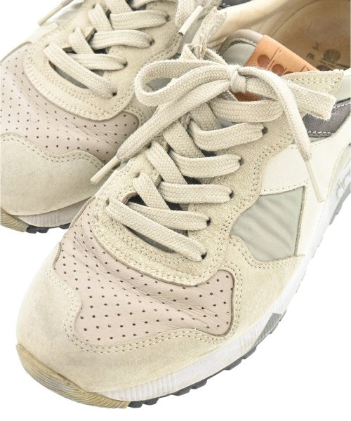 diadora รองเท้าผ้าใบ