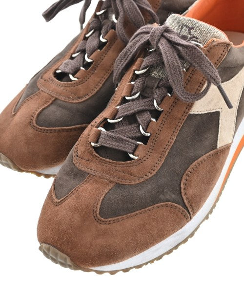 diadora รองเท้าผ้าใบ