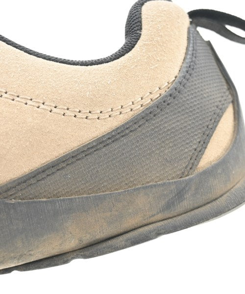 KEEN รองเท้าผ้าใบ