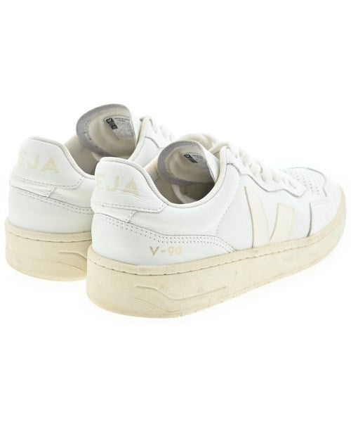 VEJA รองเท้าผ้าใบ