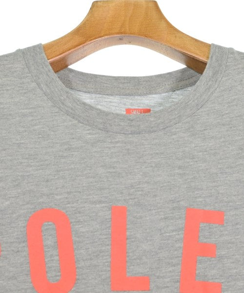 POLER เสื้อยืด/เสื้อท็อปส์