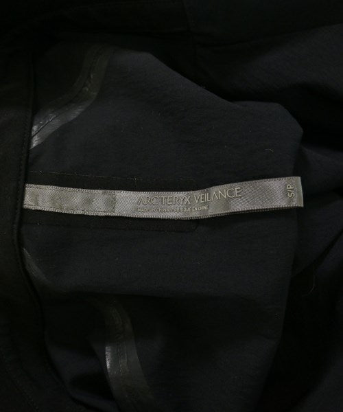 ARC'TERYX VEILANCE แจ็คเก็ตเบลาส์ อื่น