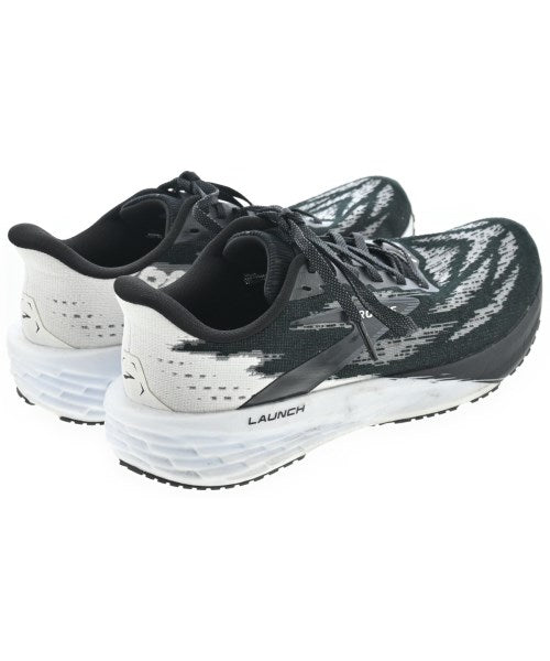 BROOKS รองเท้าผ้าใบ