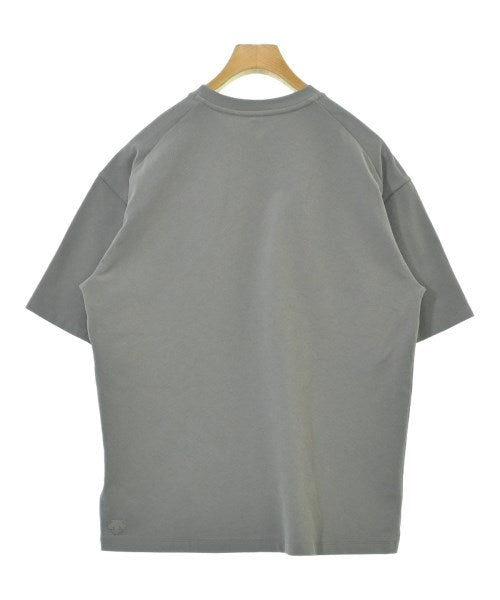 DESCENTE เสื้อยืด/เสื้อท็อปส์
