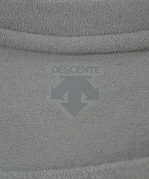 DESCENTE เสื้อยืด/เสื้อท็อปส์