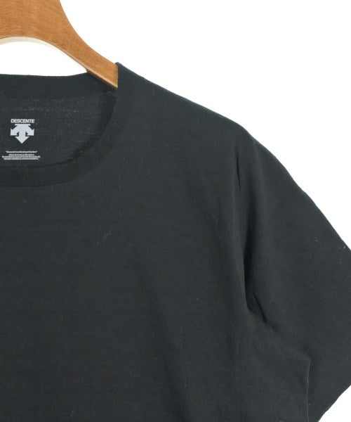 DESCENTE เสื้อยืด/เสื้อท็อปส์