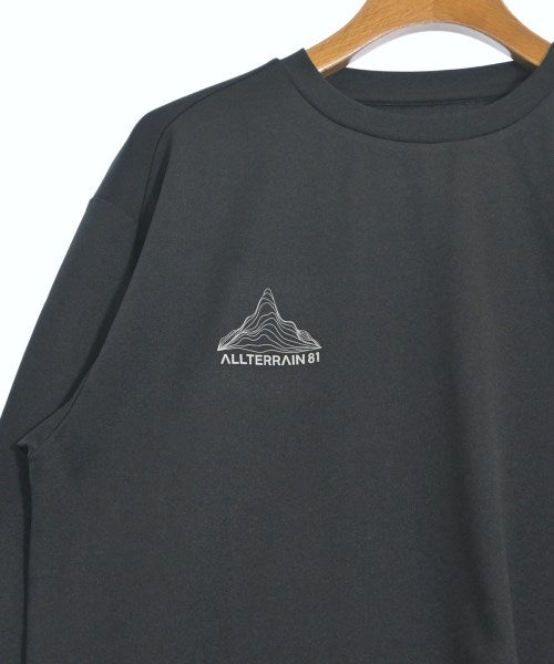 DESCENTE เสื้อยืด/เสื้อท็อปส์