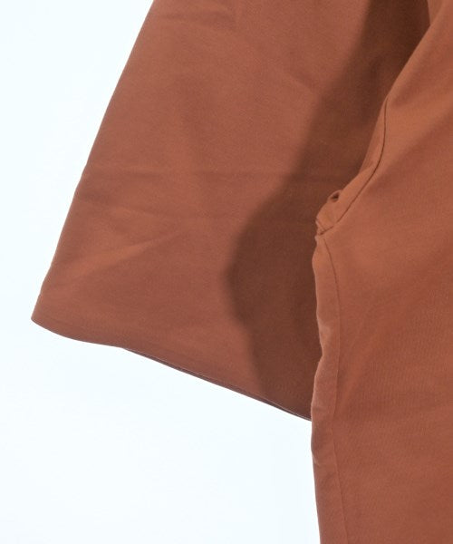 DESCENTE เสื้อยืด/เสื้อท็อปส์