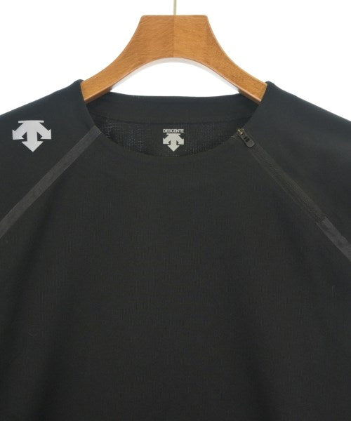 DESCENTE เสื้อยืด/เสื้อท็อปส์