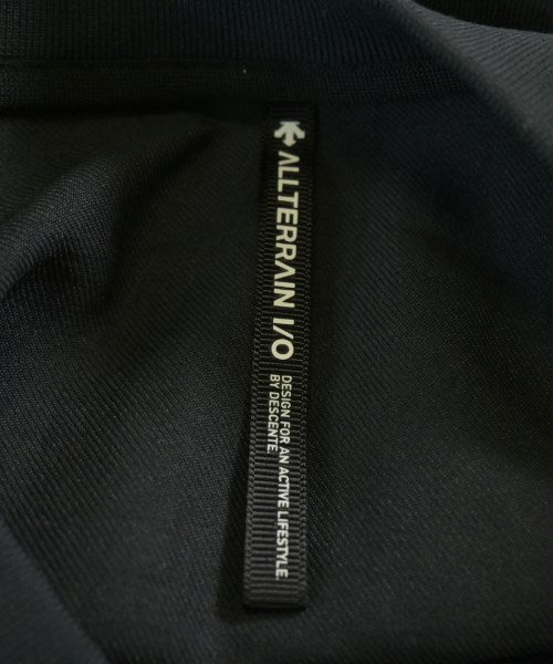 DESCENTE เสื้อยืด/เสื้อท็อปส์