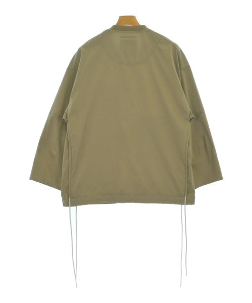 F/CE. เสื้อยืด/เสื้อท็อปส์