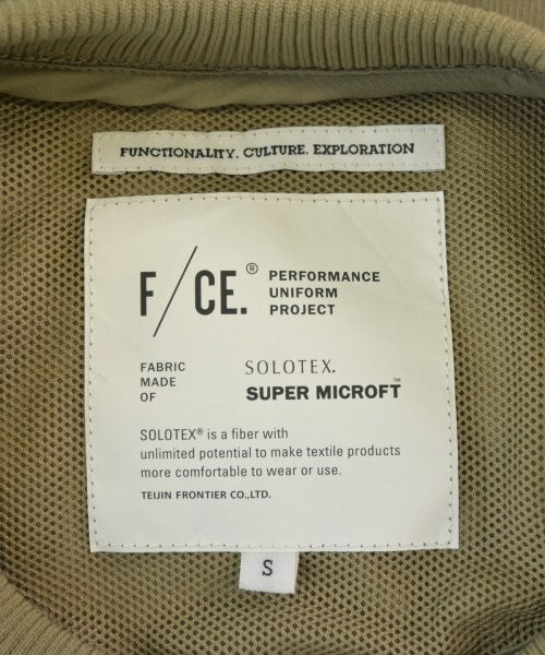 F/CE. เสื้อยืด/เสื้อท็อปส์