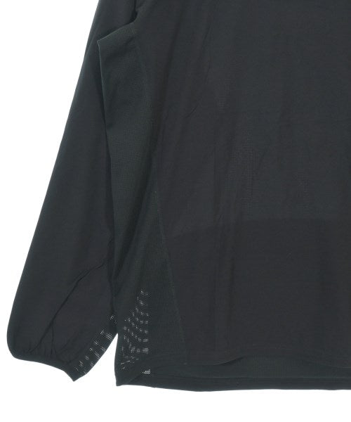 NANGA เสื้อยืด/เสื้อท็อปส์