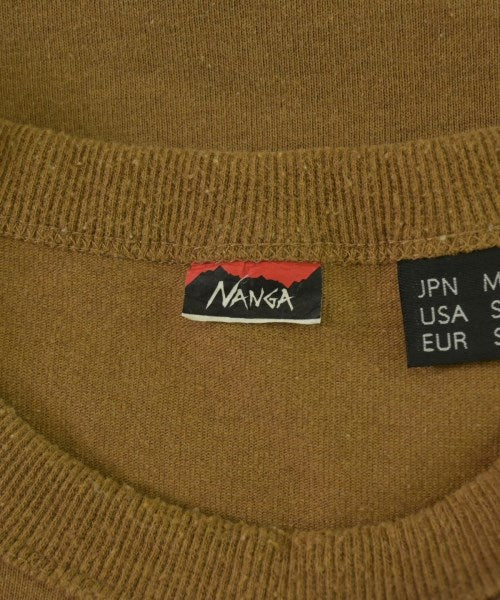 NANGA เสื้อยืด/เสื้อท็อปส์