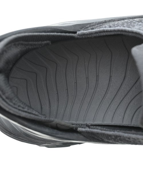 HOKA ONE ONE รองเท้าผ้าใบ