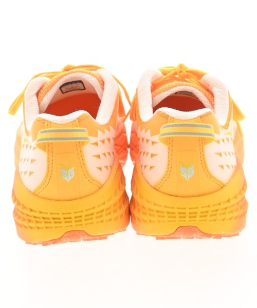 HOKA ONE ONE รองเท้าผ้าใบ