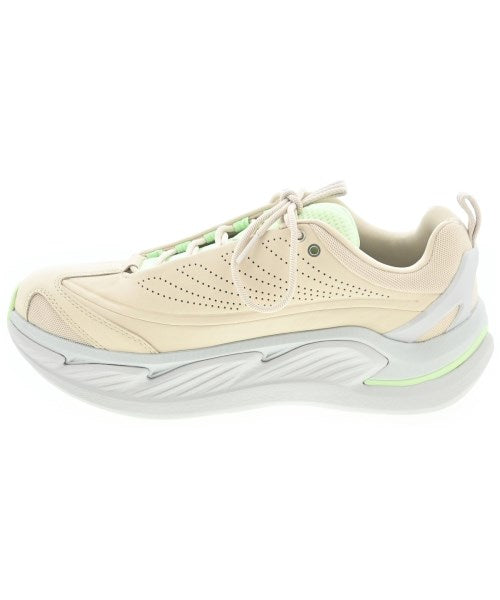 HOKA ONE ONE รองเท้าผ้าใบ
