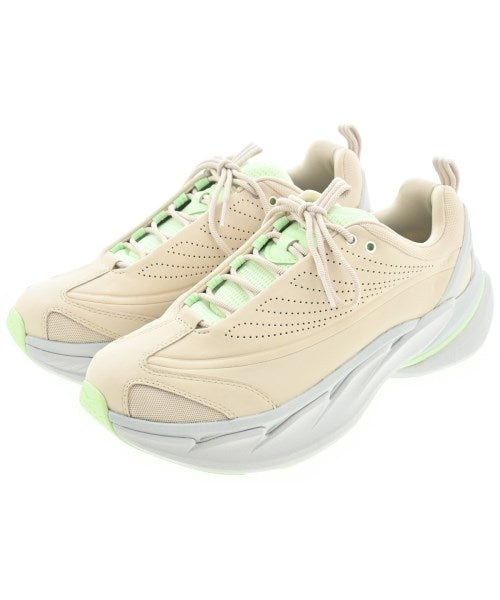 HOKA ONE ONE รองเท้าผ้าใบ