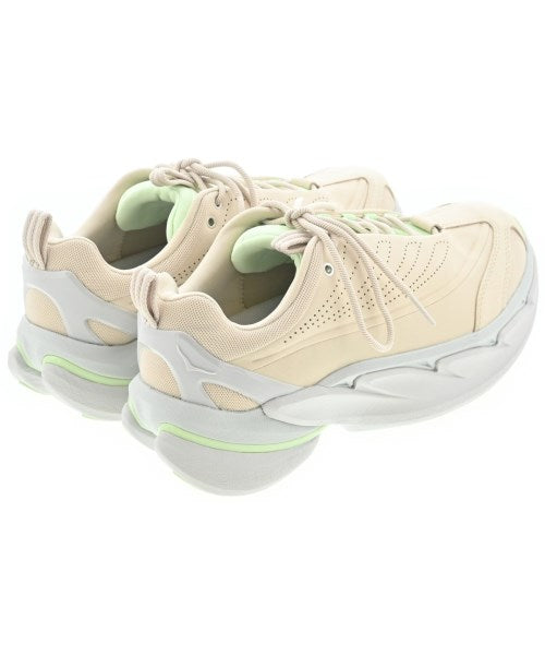 HOKA ONE ONE รองเท้าผ้าใบ