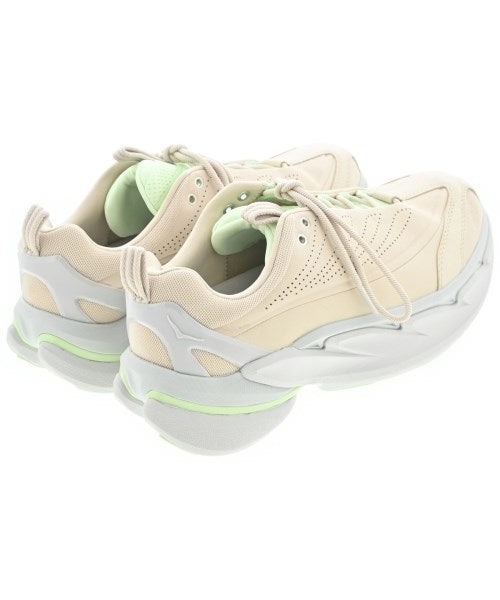 HOKA ONE ONE รองเท้าผ้าใบ